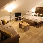 Aparthotel Deutscher Kaiser Ferienwohnungen